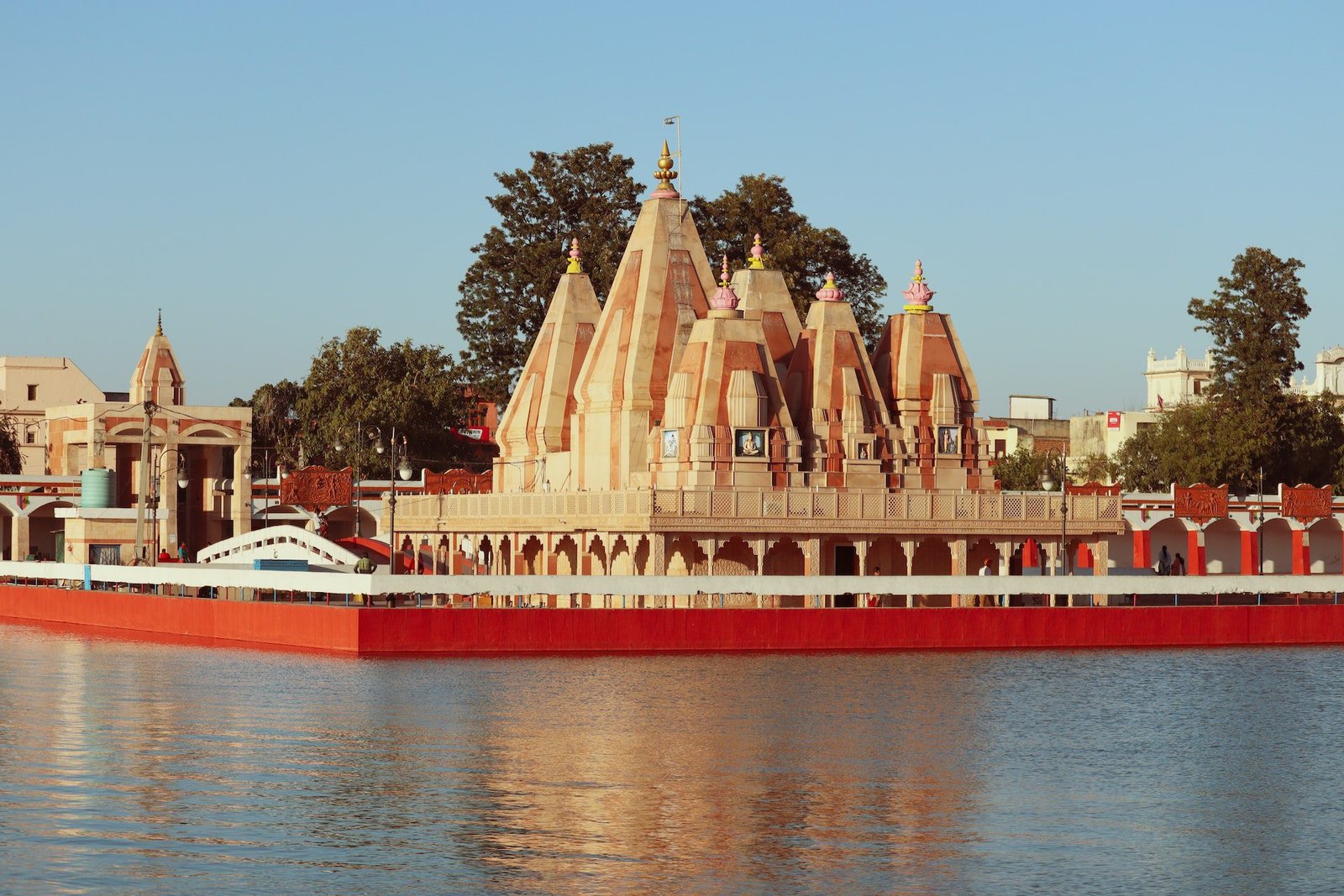 Explore Durgiana Mandir, Ram Tirath, Golden Temple & Wagah Border